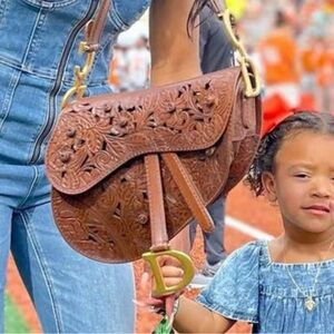 ISO DIOR SADDLE LEATHER BAG